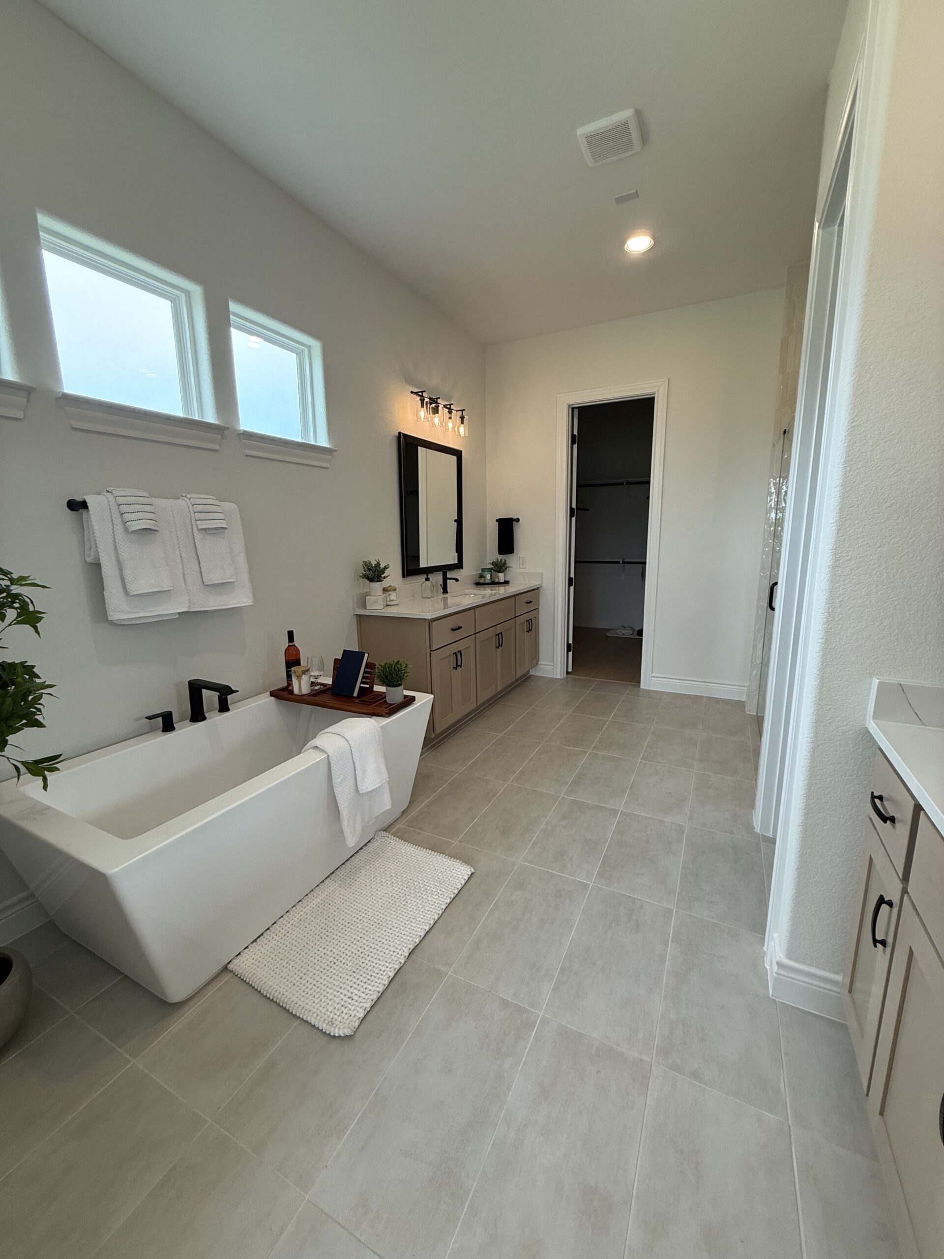 Bathtub staging Liberty Hill TX